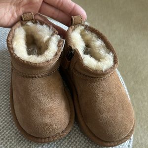Cutest baby shoes size 6